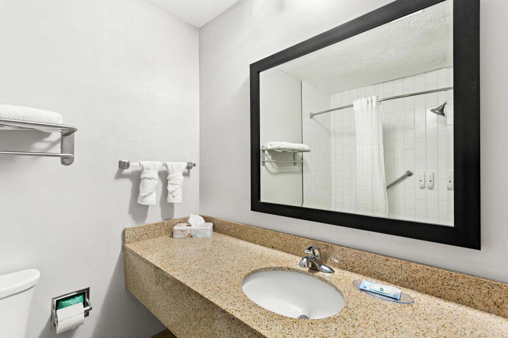 Quality Inn Драй-Ридж Экстерьер фото